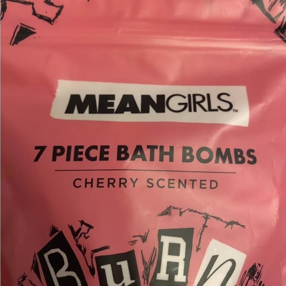 3/$25 Mean Girls Pink 7 Piece Bath Bomb Set - Picture 4 of 7